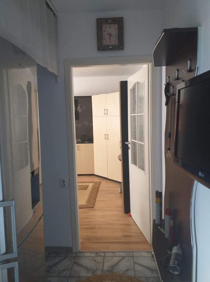 Apartament Cu Regim Hotelier In Dr.Tr. Severin Ντρομπέτα-Τούρνου Σεβερίν Εξωτερικό φωτογραφία