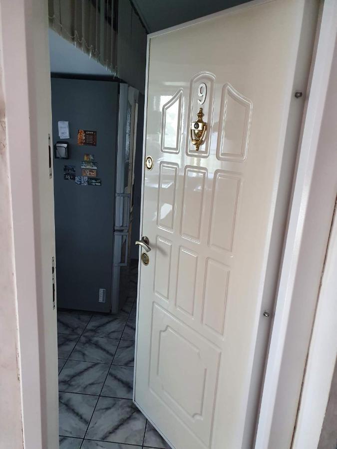 Apartament Cu Regim Hotelier In Dr.Tr. Severin Ντρομπέτα-Τούρνου Σεβερίν Εξωτερικό φωτογραφία