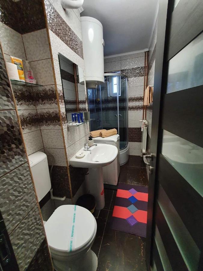 Apartament Cu Regim Hotelier In Dr.Tr. Severin Ντρομπέτα-Τούρνου Σεβερίν Εξωτερικό φωτογραφία